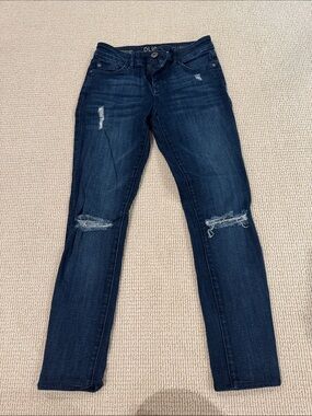 DL1961 Skinny Jeans in Dark Blue with Distressed Knees